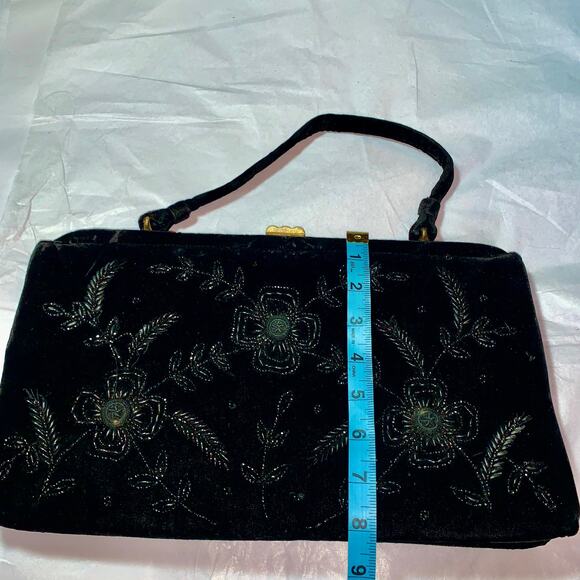 VINTAGE FIFTIES LARGE SOURE BEADED BLACK VELVET BAG - Picture 5 of 12